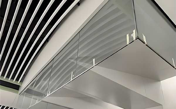 延长玻璃挡烟垂壁