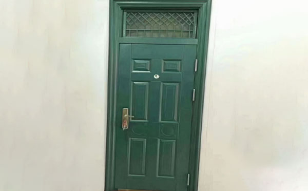 延长学校教室门