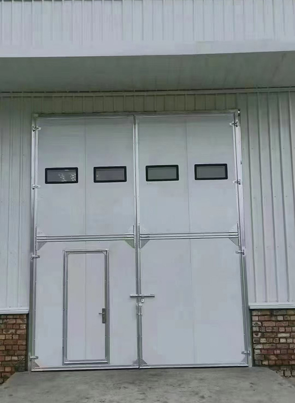 延长工业门在设备装配车间出入口的实施记录